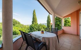 House With Apartments Dragica